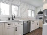 Bevel White / Decor & Molding
