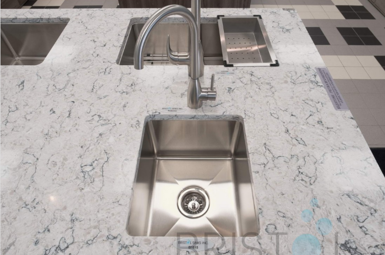 B1615 - UNDERMOUNT STAINLESS STEEL KITCHEN SINK 20 MM CORNERS - Image 4