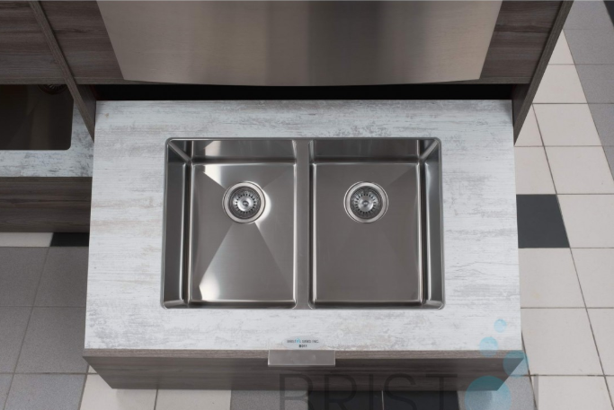 B1911 UNDERMOUNT STAINLESS STEEL KITCHEN SINK 10 MM CORNERS - Image 3