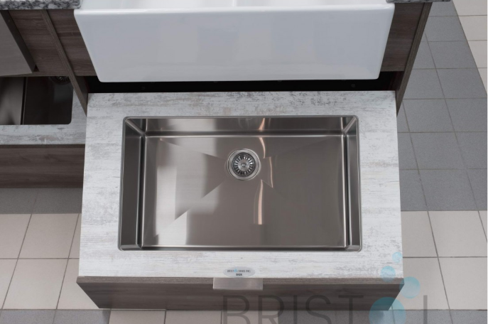 B1926 UNDERMOUNT STAINLESS STEEL KITCHEN SINK 10 MM CORNERS - Image 4